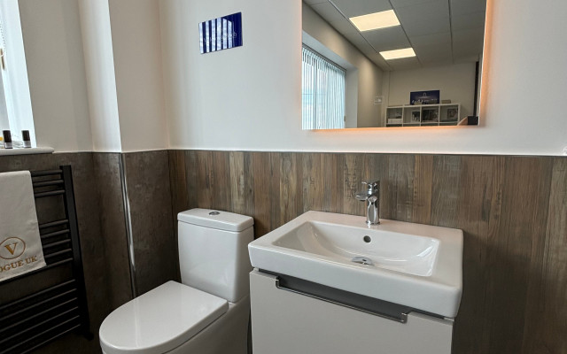 112 - Knaresborough Plumbing Supplies - V&B